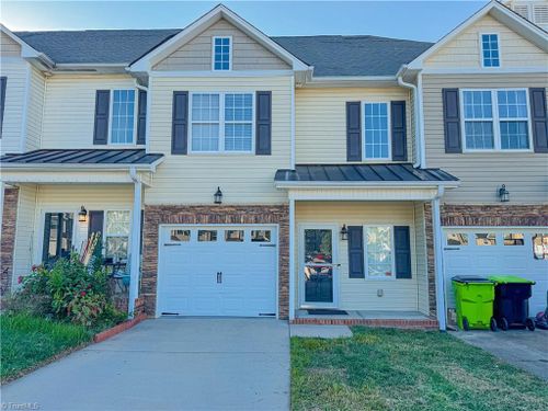 402 Beaumont Cir, Clemmons, NC, 27012-7407 | Card Image