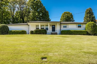 126 Cherokee Rd, House other with 3 bedrooms, 2 bathrooms and null parking in Hendersonville TN | Image 1