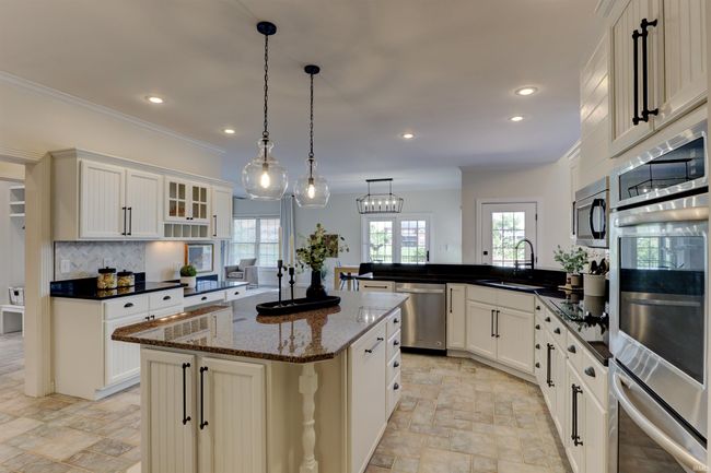 2122 Lakes Edge Dr, House other with 5 bedrooms, 6 bathrooms and null parking in Newburgh IN | Image 15