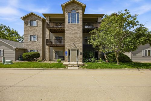 204-3028 Center Point Rd Ne, Cedar Rapids, IA, 52402-4068 | Card Image
