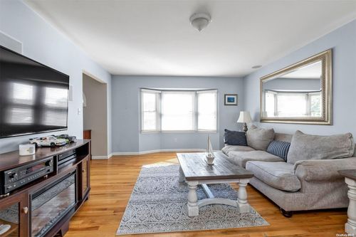 406 S Ocean Ave, Freeport, NY, 11520-5512 | Card Image