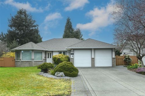 555 Haida St, Comox, BC, V9M4A7 | Card Image