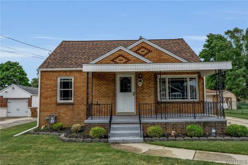75 Girard Ave, Cheektowaga, NY, 14227-1205 | Card Image