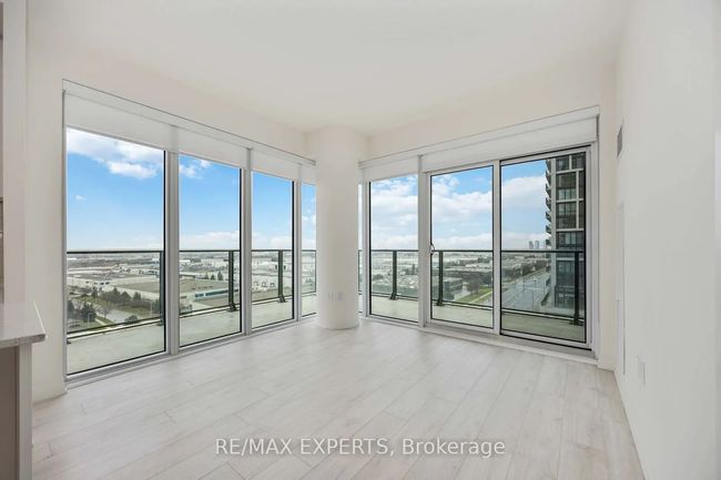 902 - 9000 Jane St, Condo with 2 bedrooms, 2 bathrooms and null parking in Concord ON | Image 9