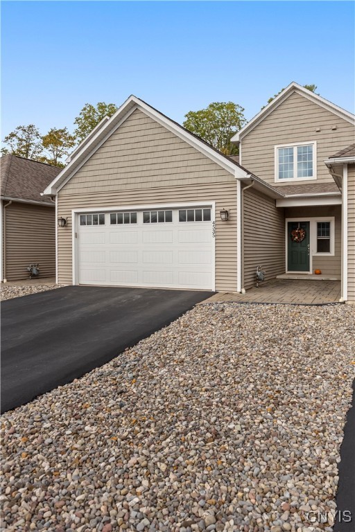 Lauder Ln, Skaneateles, NY 13152