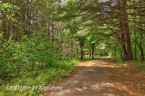 3766 Kirk Rd, Vassar, MI, 48768-9771 | Card Image
