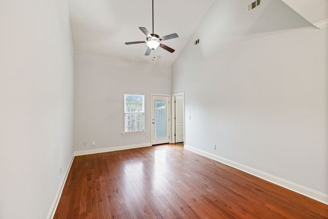 Living Room | Image 14