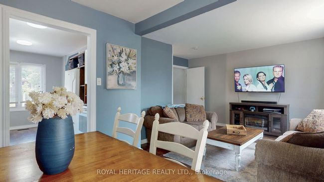 621 Cobblehill Dr, House attached with 4 bedrooms, 3 bathrooms and 3 parking in Oshawa ON | Image 9