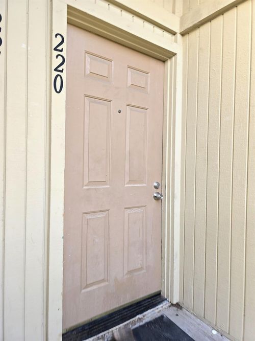220-3939 Madison Ave, North Highlands, CA, 95660-5074 | Card Image