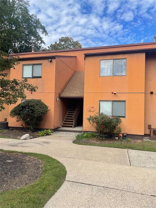 a-110 Town Hill Rd, Nanuet, NY, 10954-5937 | Card Image