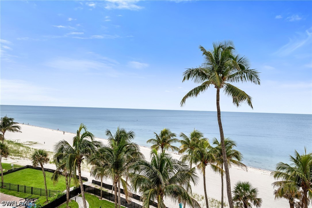 Residential in Naples 2