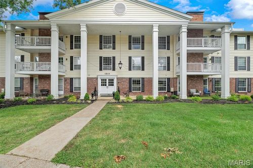apt-19-1511 Hampton Hall Dr, Chesterfield, MO, 63017-4931 | Card Image