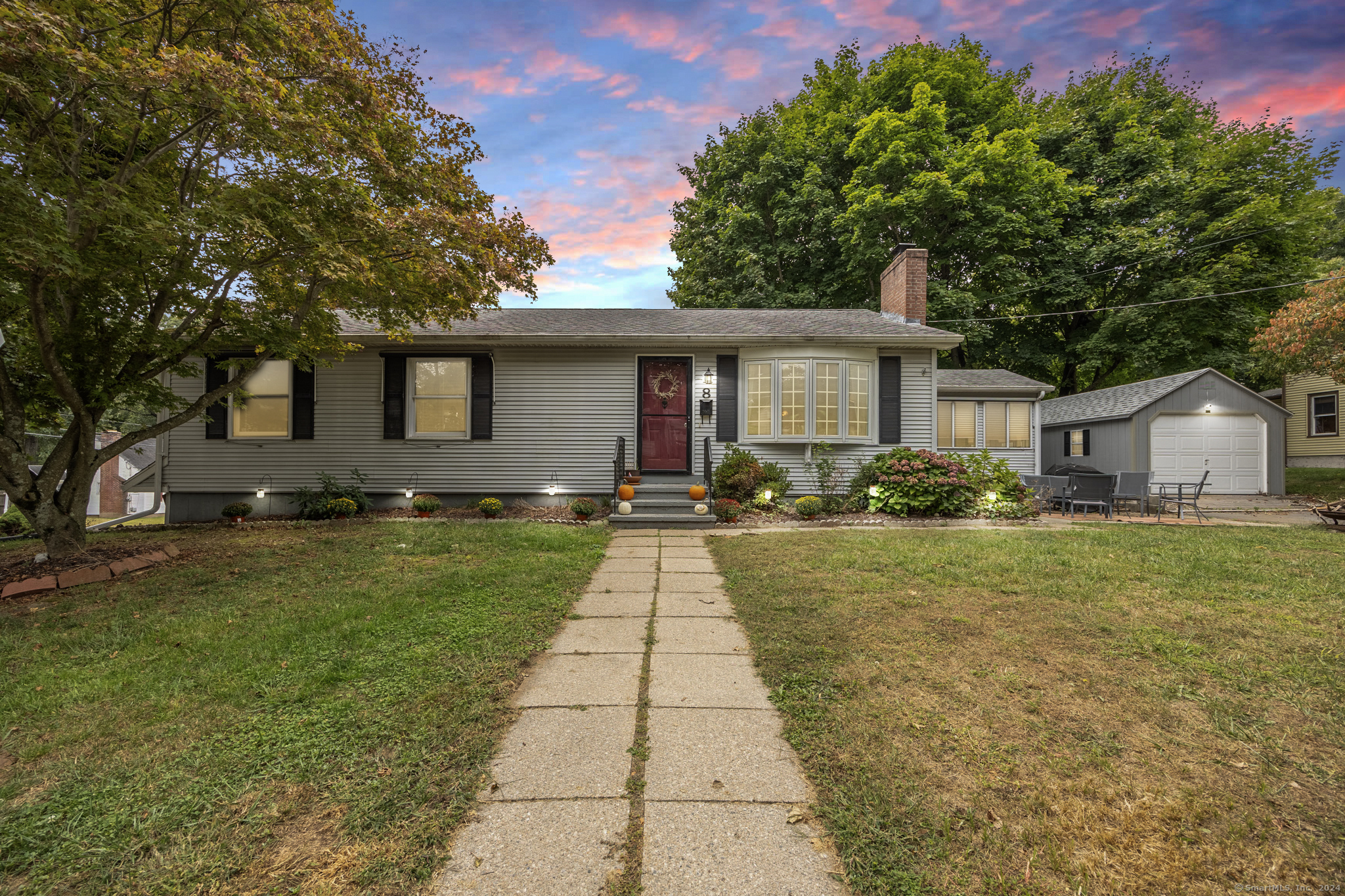Glenwood St, Manchester, CT 06040
