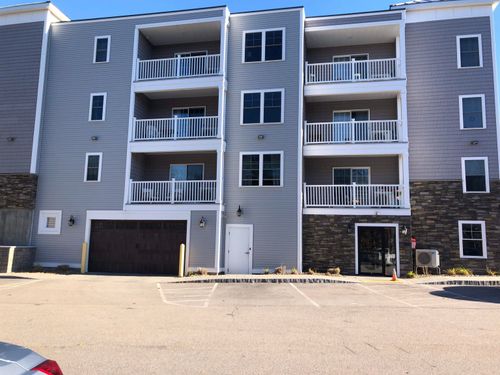 205-19 Kendall Pond Rd, Derry, NH, 03038-7365 | Card Image
