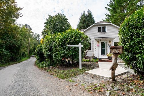 2725 Gordon Ave, Surrey, BC, V4A3J2 | Card Image