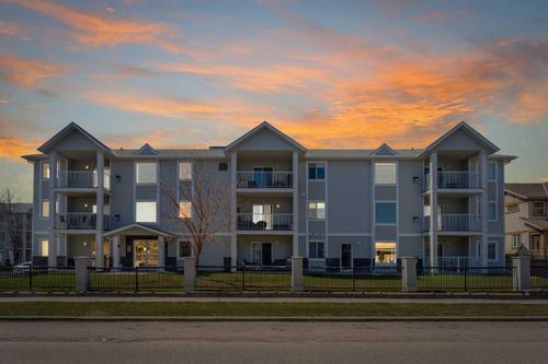 106-7106 Valleyview Pk Se, Calgary, AB, T2B3R6 | Card Image