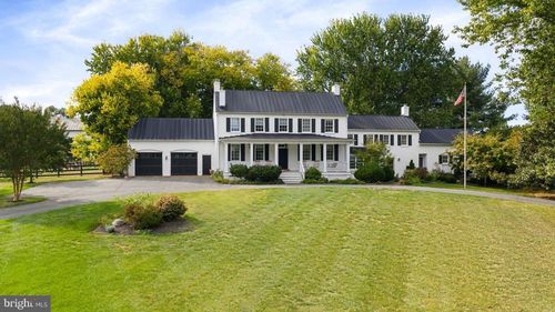 19937 Evergreen Mills Rd, Leesburg, VA, 20175-8742 | Card Image