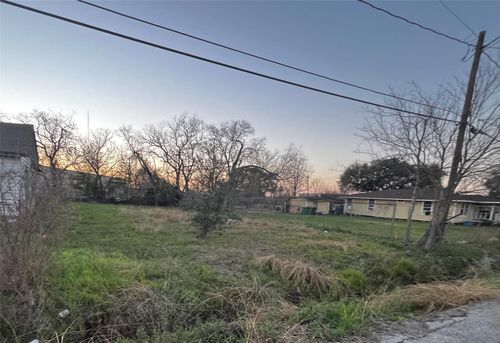 8010 Cannon St, Houston, TX, 77051-1109 | Card Image