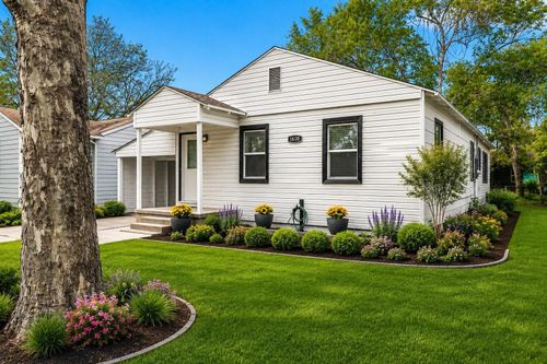 1610 E Rosebud Ave, Victoria, TX, 77901-4283 | Card Image