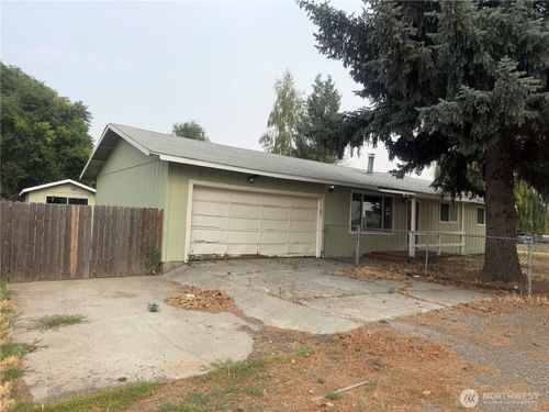 412 S Washington St, Goldendale, WA, 98620-9404 | Card Image