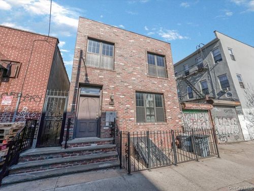 151 Noll St, Brooklyn, NY, 11206-5266 | Card Image