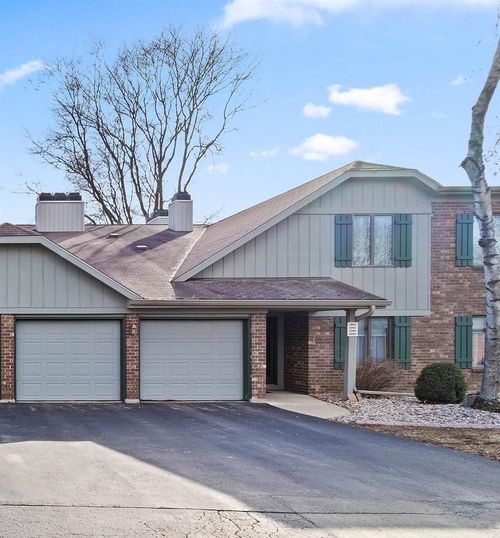 2964 Mossy Oak Circle, GREEN BAY, WI, 54311 | Card Image
