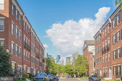 608 Captains Way, PHILADELPHIA, PA, 19146-5243 | Card Image