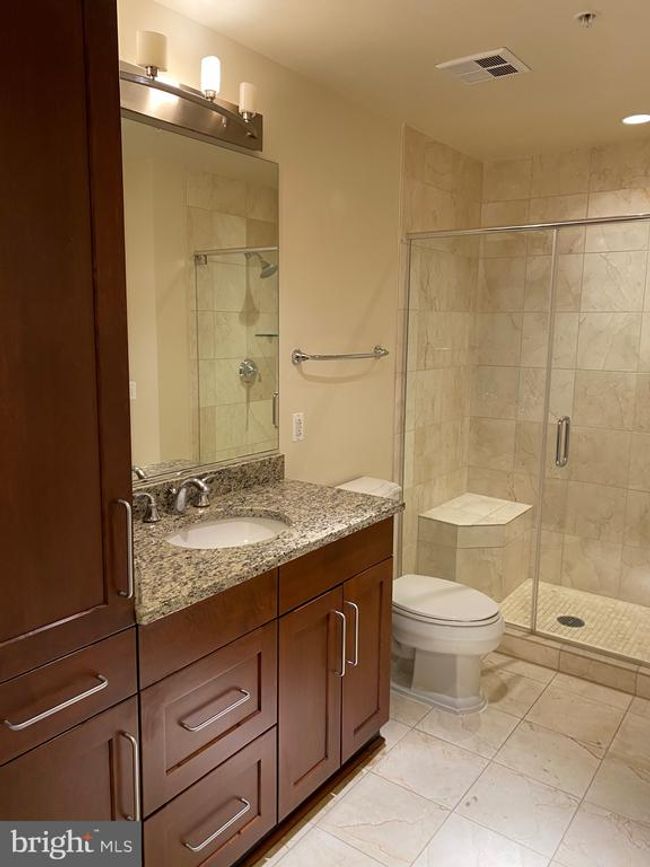 APT-1017 - 8220 Crestwood Heights Dr, Condo with 2 bedrooms, 2 bathrooms and null parking in MCLEAN VA | Image 44