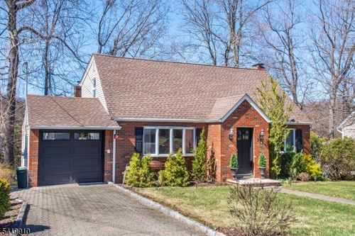 219 Linden Rd, Wayne, NJ, 07470-6270 | Card Image