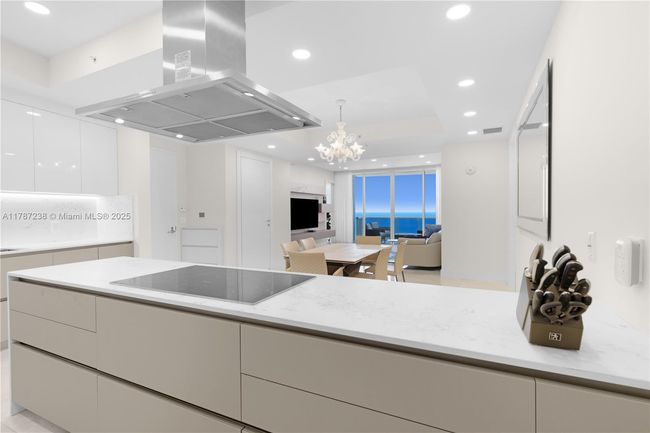 APT-4606 - 18201 Collins Ave, Condo with 2 bedrooms, 3 bathrooms and null parking in Sunny Isles Beach FL | Image 15