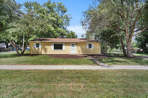 500 E Franklin St, Hudson, IL, 61748-9005 | Card Image
