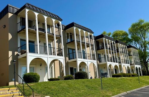4202-5709 Lyons View Pike, Knoxville, TN, 37919-6462 | Card Image