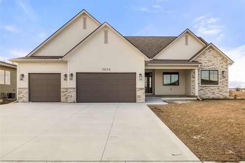 3034 Nw Beechwood Dr, Grimes, IA, 50111-5302 | Card Image