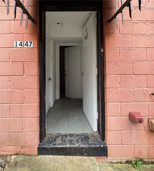 1447 Oxford Rd Ne, Atlanta, GA, 30307-1046 | Card Image