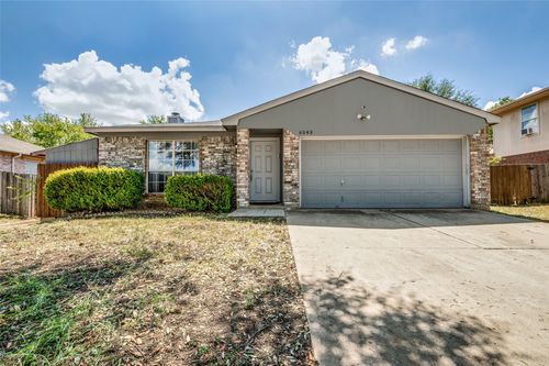 6542 Nellie Dr, Arlington, TX, 76002-5518 | Card Image