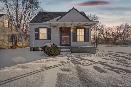 8294 Rosemont Ave, Detroit, MI, 48228-3117 | Card Image