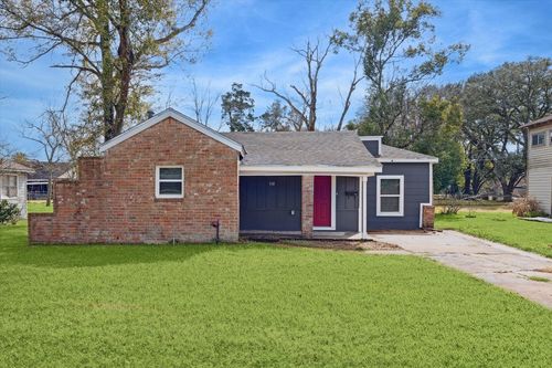 710 E Magnolia St, Angleton, TX, 77515-5808 | Card Image