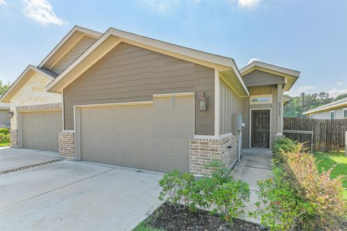 25109 Pacific Wren Dr, Magnolia, TX, 77354-7035 | Card Image