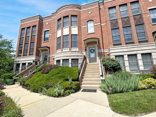 15 Busse Hwy, Park Ridge, IL, 60068-3337 | Card Image