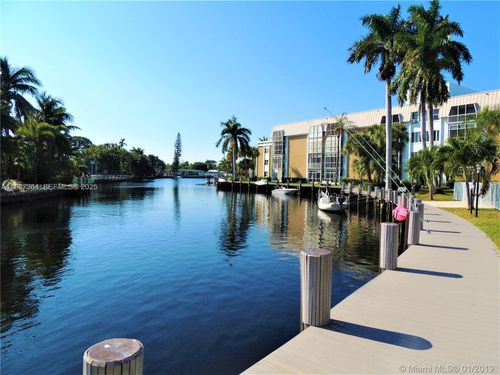 413-2970 Ne 16th Ave, Oakland Park, FL, 33334-5243 | Card Image
