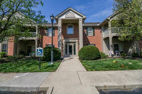 8003 Pinnacle Point Dr, West Chester, OH, 45069 | Card Image