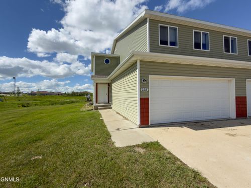 329 Adeline Dr, Stanley, ND, 58784-5006 | Card Image