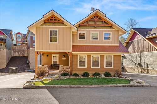 1210 Bianca Way, Gatlinburg, TN, 37738 | Card Image