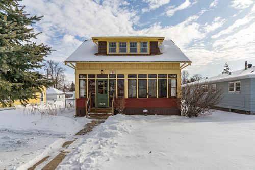 906 Stearns St, Crookston, MN, 56716-1442 | Card Image