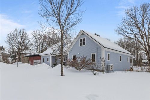 9 W Main St, Hyde Park, VT, 05655-8802 | Card Image