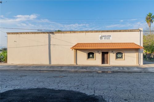 215 E 1st St, Alice, TX, 78332-4821 | Card Image