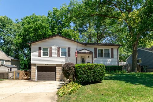 7615 Walnut Ave, Woodridge, IL, 60517-2816 | Card Image
