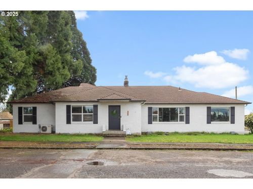 360 E Elwood St, Stayton, OR, 97383-1852 | Card Image