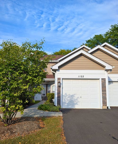 1122 Regency Dr, Schaumburg, IL, 60193-4467 | Card Image