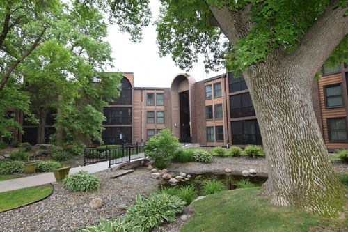 205-9600 Portland Ave S, Bloomington, MN, 55420-4557 | Card Image